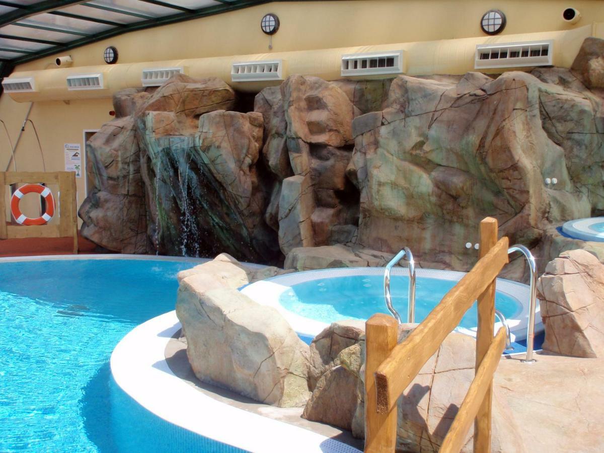 Cardigan Bay Holiday Park Exterior photo